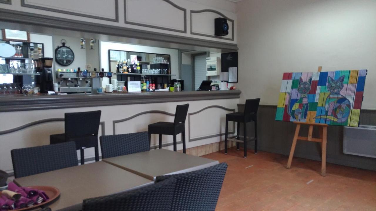 Hotel Le Lion D'Or Avrillé Zewnętrze zdjęcie